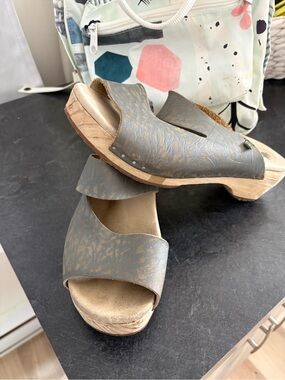 El Naturalista clogs
